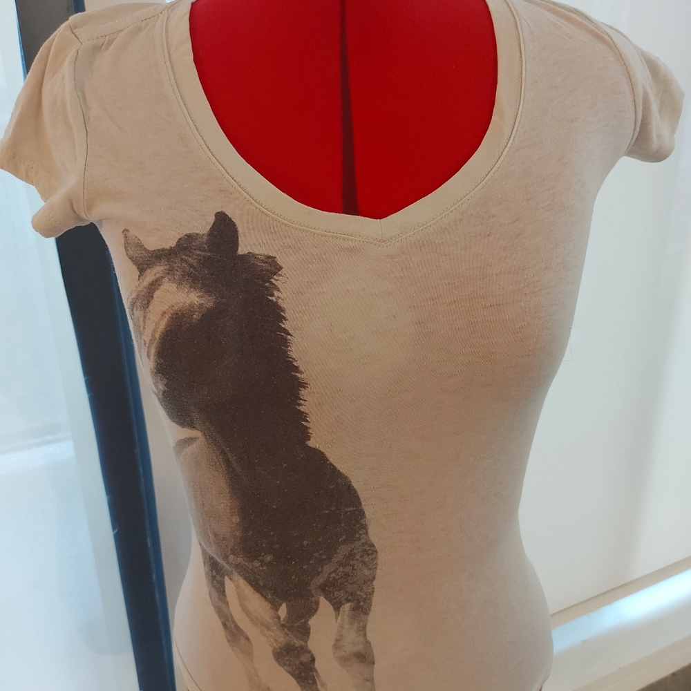 (3/$10) Bluenotes horse print tee